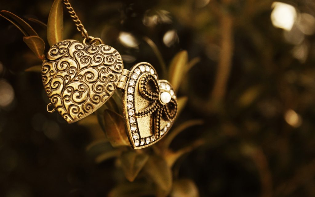 Joyas y pulseras para mujeres