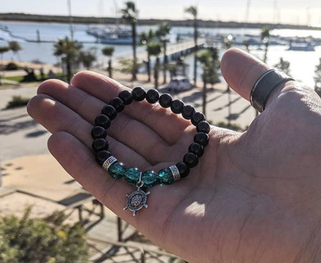 Pulseras para hombre ideales para cada outfit